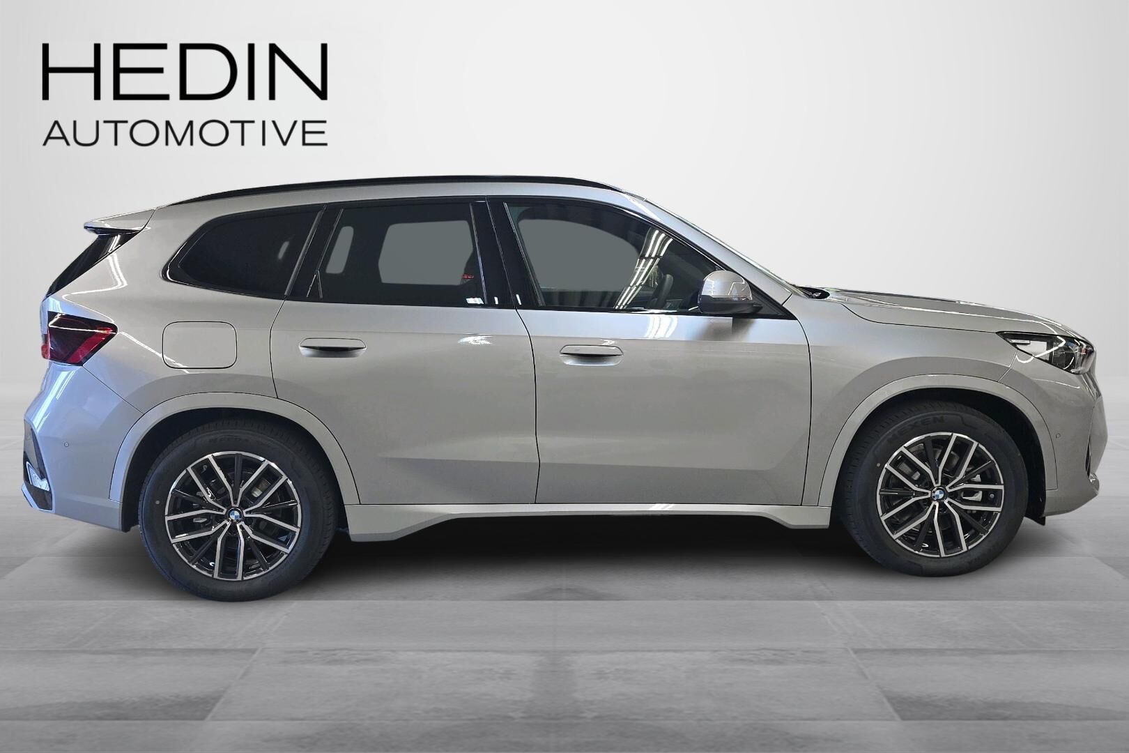 BMW iX1 xDrive30 Fully Charged 2026, kuva 6/24