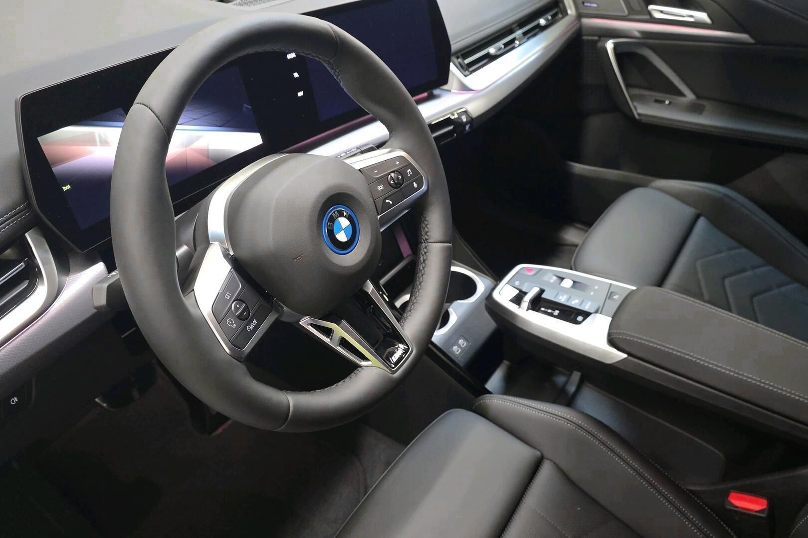 BMW iX1 xDrive30 Fully Charged 2026, kuva 7/24