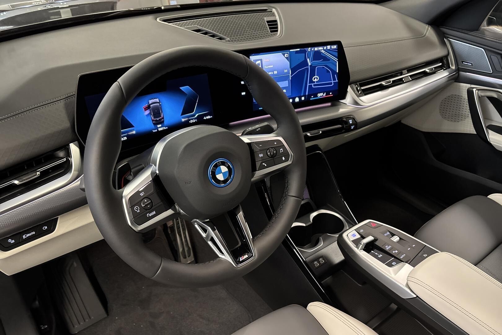 BMW iX2 U10 xDrive30 Fully Charged 2026, bild 7/26