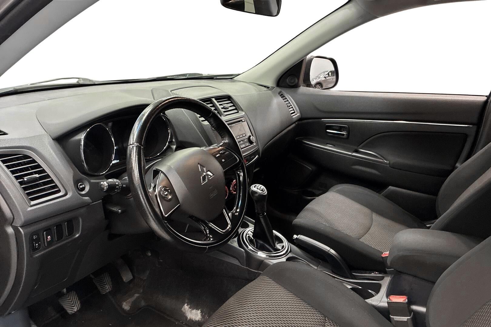 Mitsubishi ASX 1,6 MIVEC Invite 5MT 2016, bild 7/24