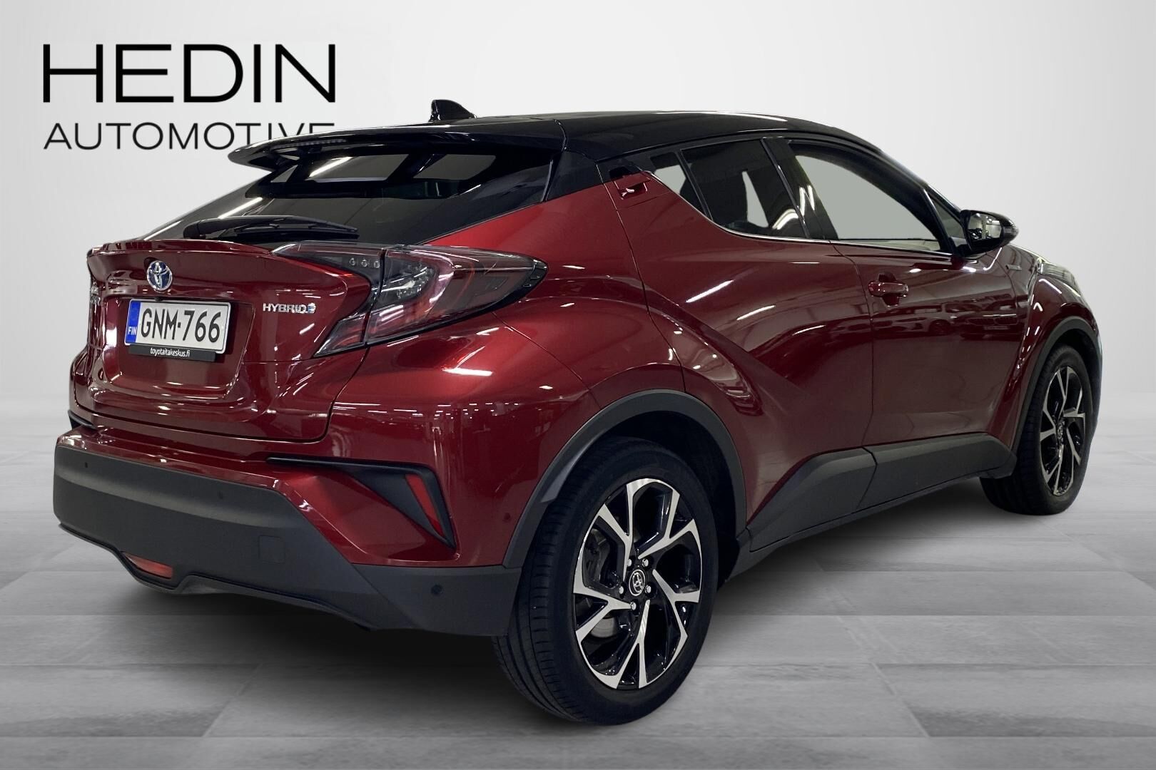 Toyota C-HR 1,8 Hybrid Intense Edition 2019, photo 2/17
