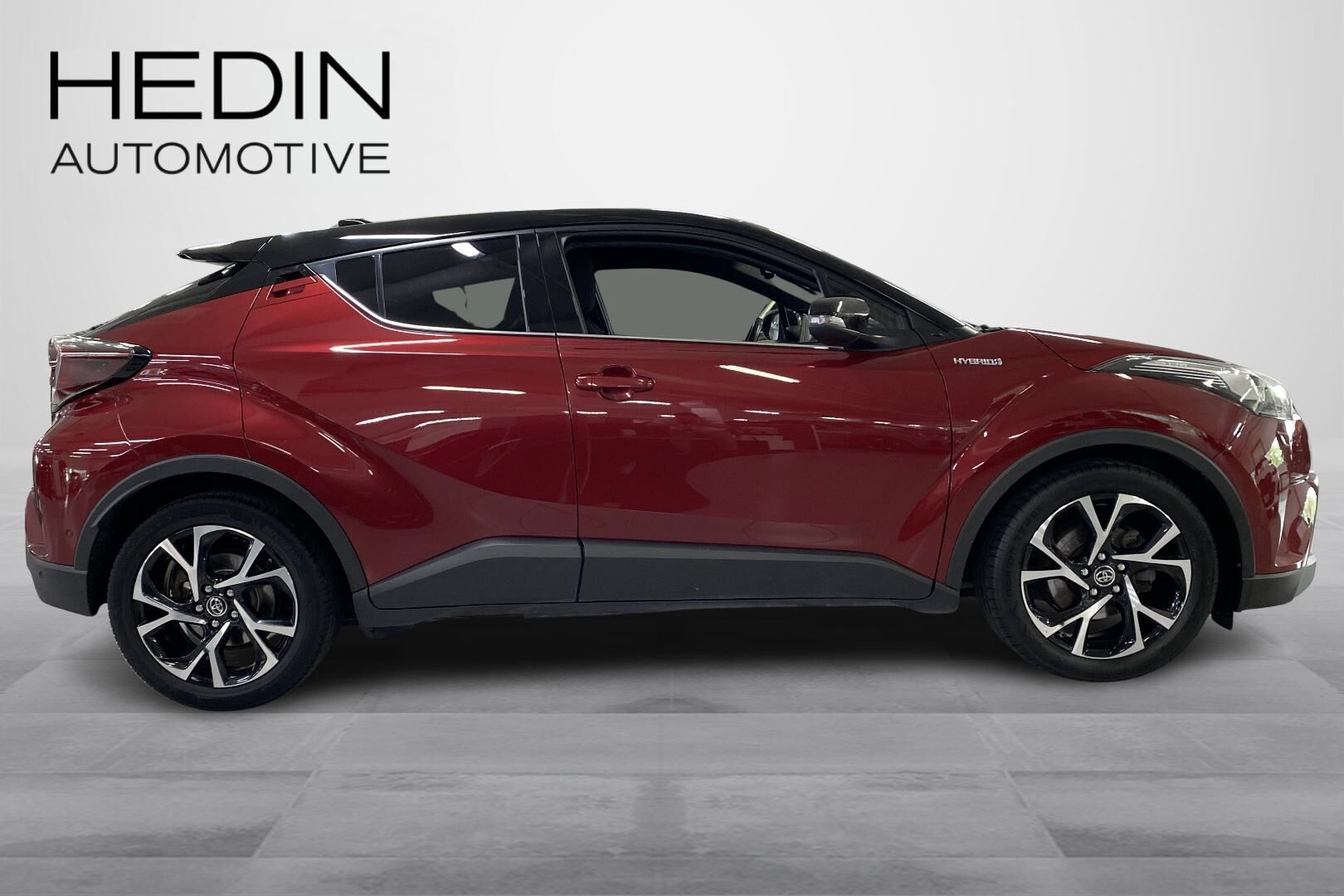Toyota C-HR 1,8 Hybrid Intense Edition 2019, photo 6/17