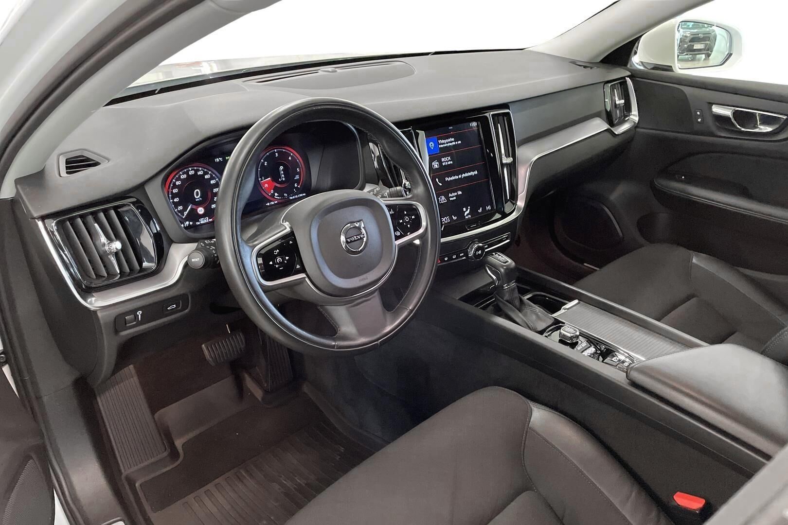 Volvo V60 D3 AWD Momentum aut 2019, kuva 7/20