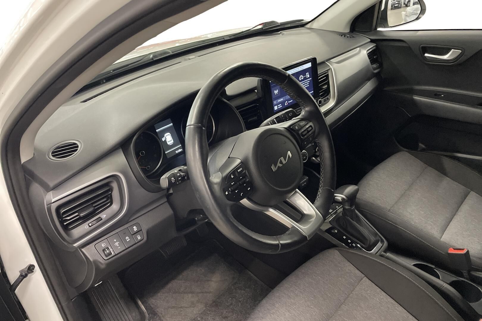 Kia Stonic 1,0 T-GDI 100hv LX DCT 2023, kuva 7/24