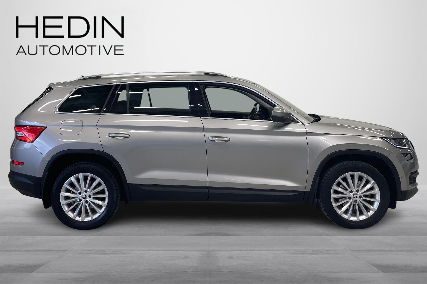 Skoda Kodiaq 2017, photo 6/25