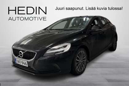 Volvo V40 D2  aut // Panorama/ Webasto/ Koukku/ Kamera/ Suomiauto - INT-946