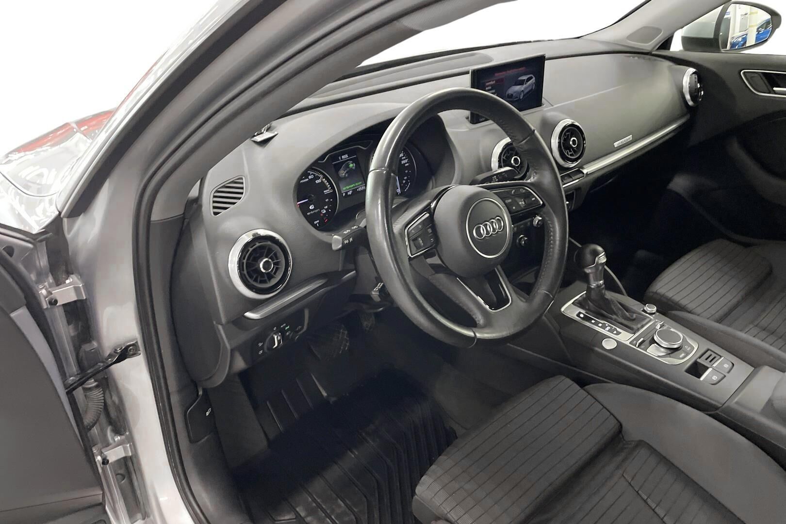 Audi A3 2020, kuva 7/29