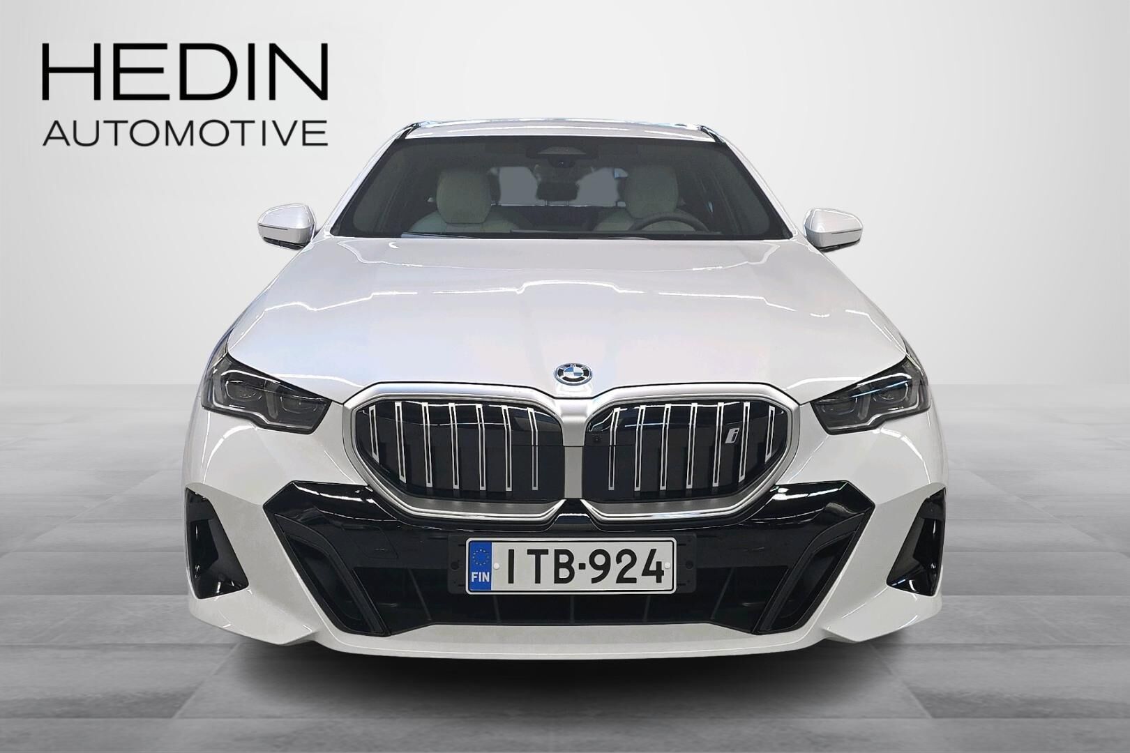 BMW i5 Touring xDrive40 Fully Charged 2026, bild 4/25