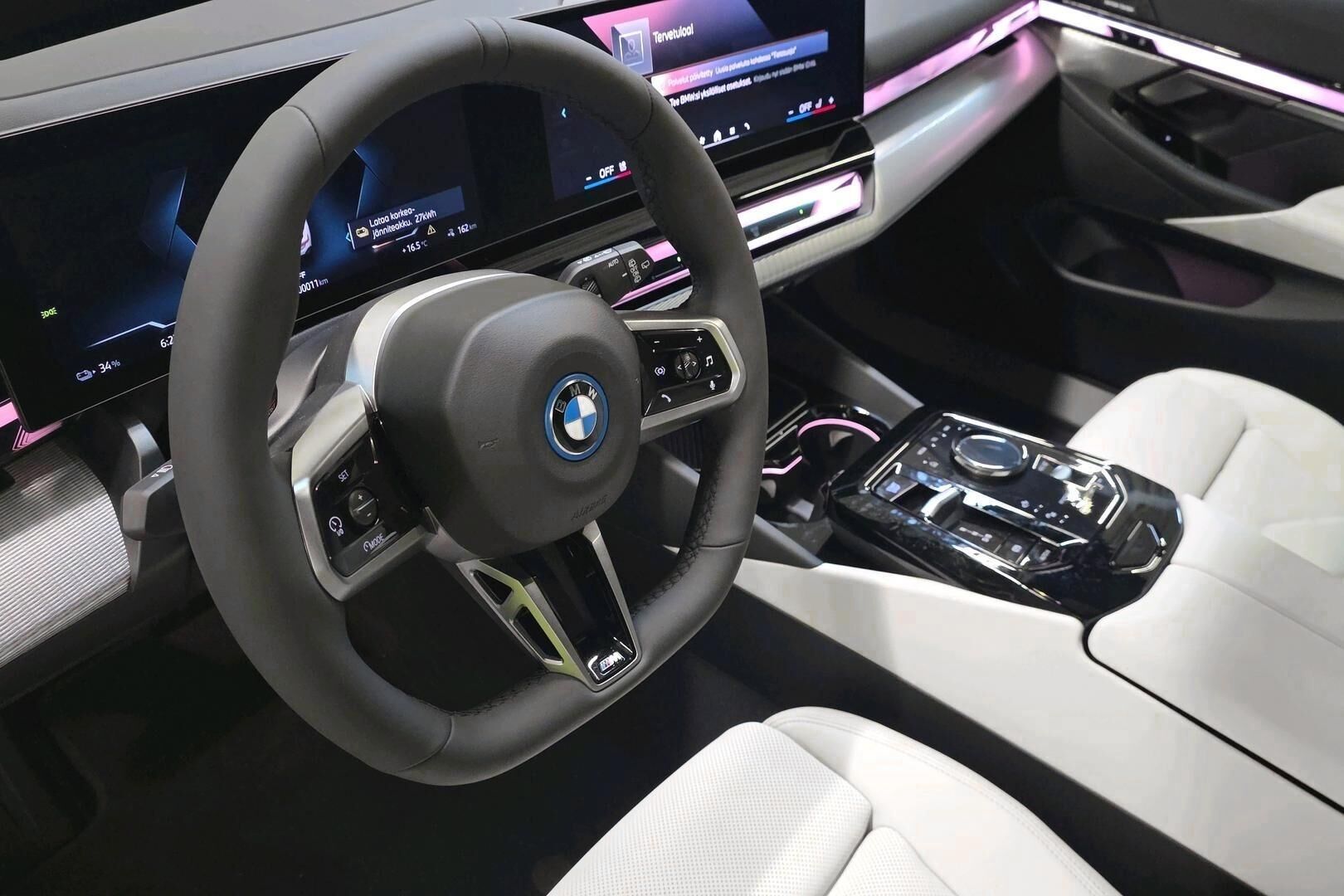 BMW i5 Touring xDrive40 Fully Charged 2026, bild 7/25