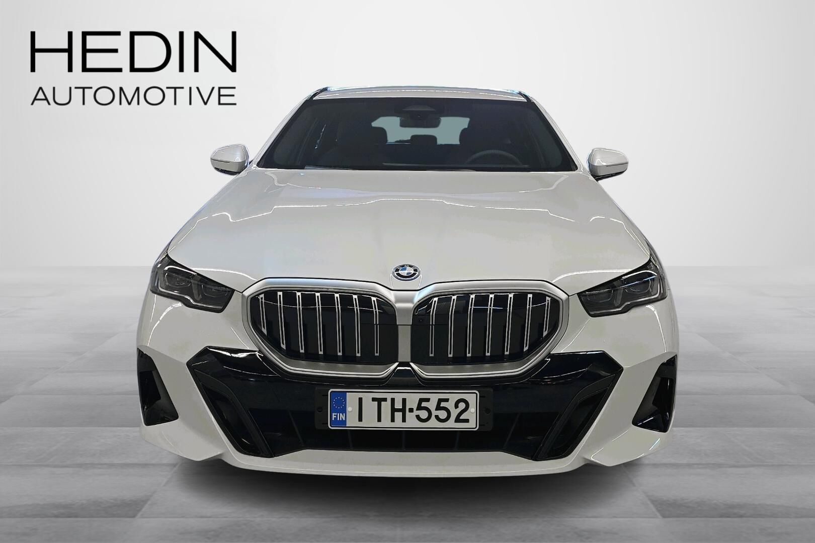 BMW 530 2026, photo 4/24
