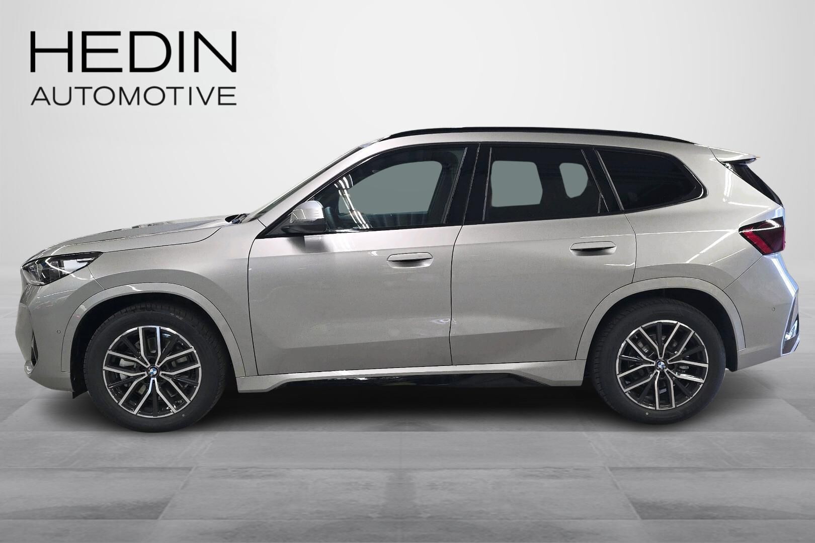 BMW iX1 xDrive30 Fully Charged 2026, kuva 5/24
