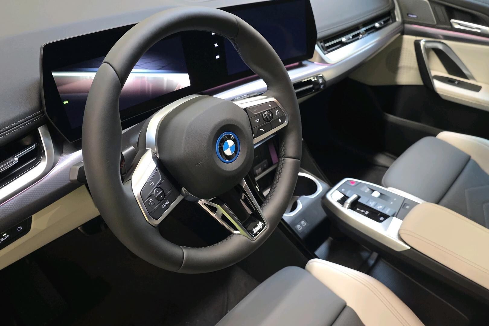 BMW iX1 xDrive30 Fully Charged 2026, kuva 7/24