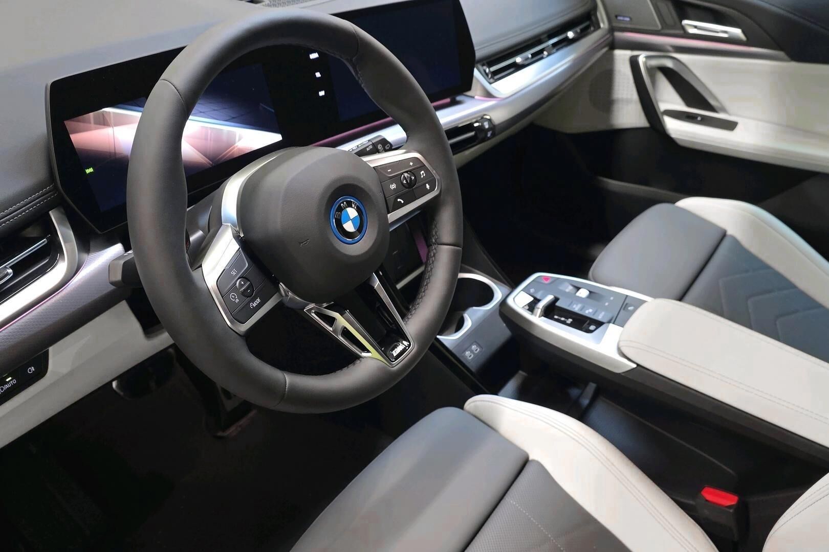 BMW iX1 U11 xDrive30 Fully Charged 2026, bild 7/24