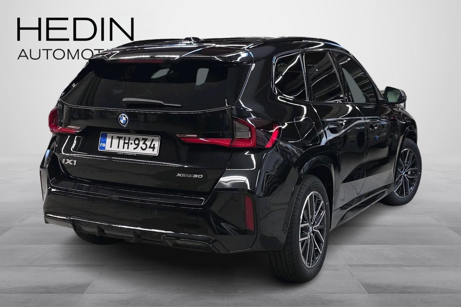 BMW iX1 xDrive30 Fully Charged 2026, kuva 2/24