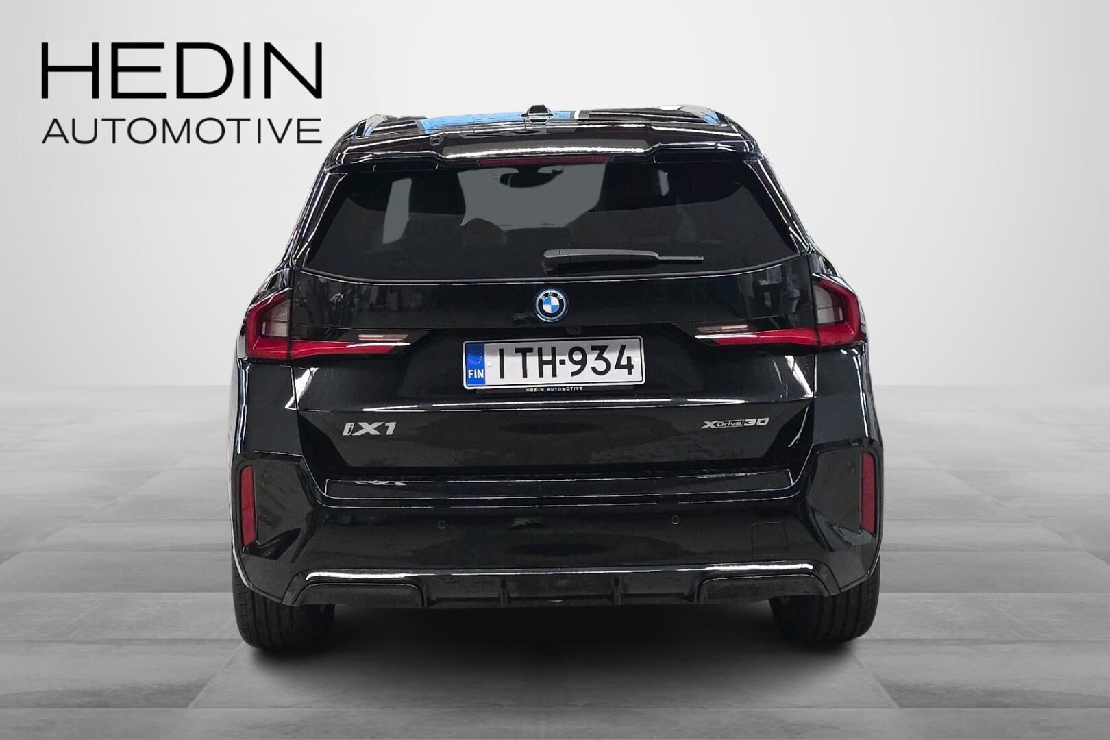 BMW iX1 xDrive30 Fully Charged 2026, kuva 3/24