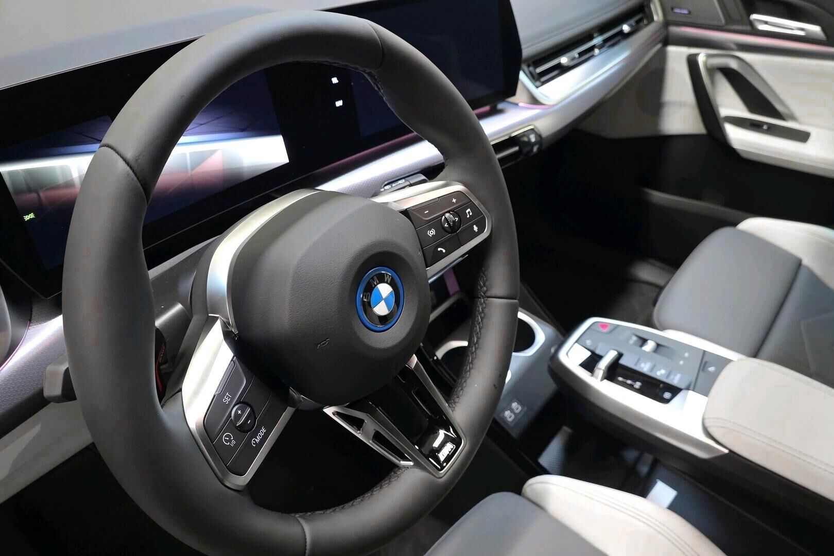 BMW iX1 xDrive30 Fully Charged 2026, kuva 7/24