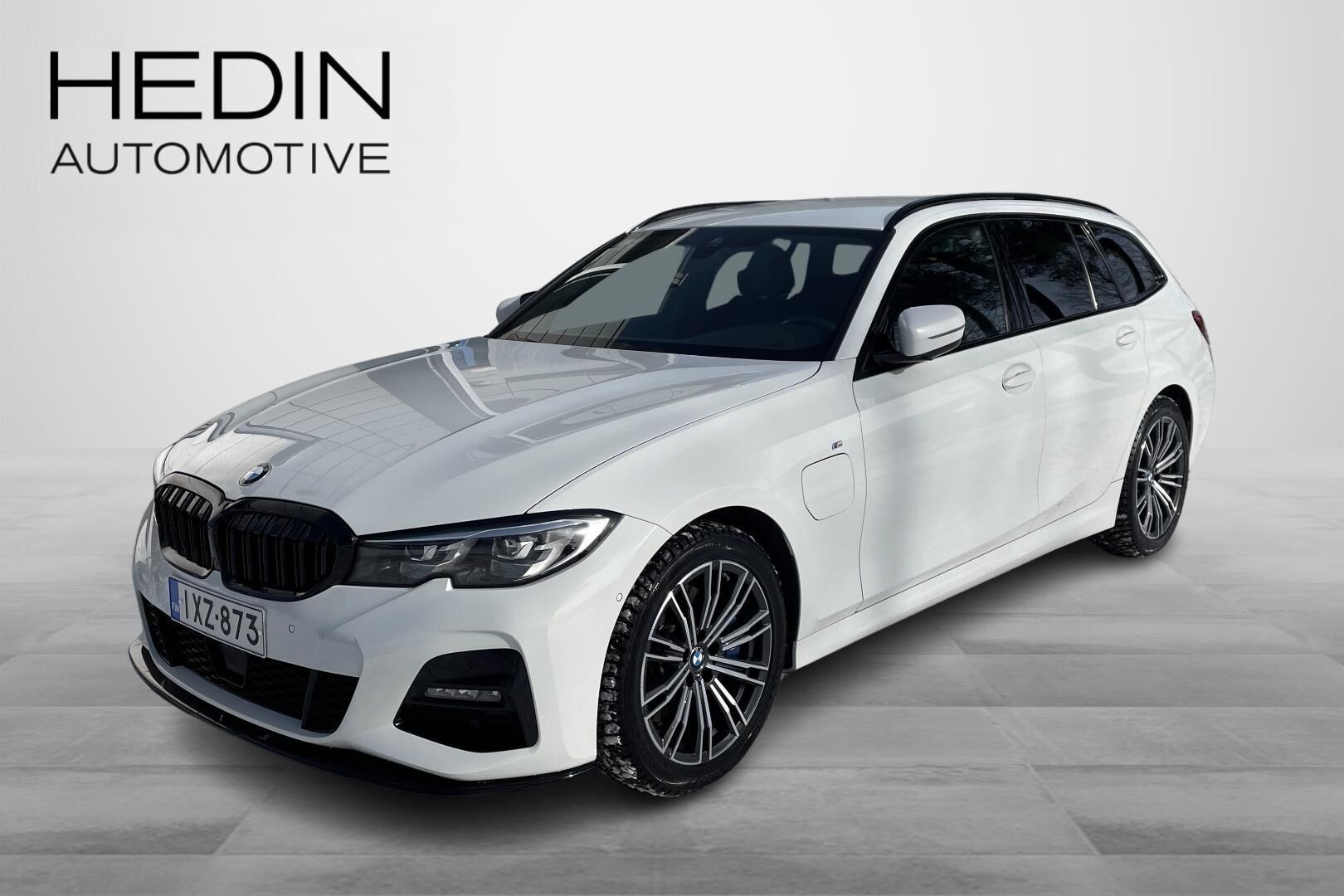 BMW 330 - IXZ-873