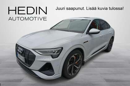 Audi E-TRON Sportback S Line Edition 55 quattro // ACC /  B&O / Panorama / Vetokoukku / 360° / Matrix LED / 21" - IYY-118