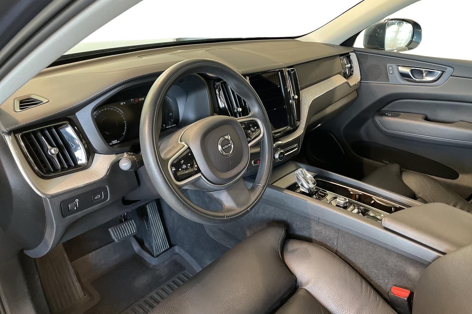 Volvo XC60 2021, kuva 7/22