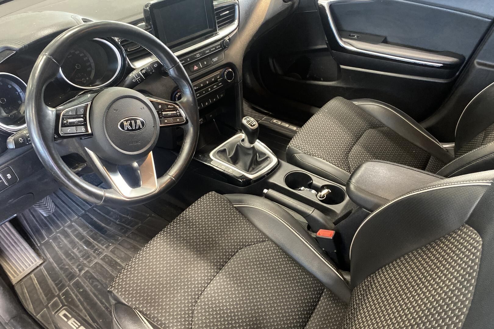 Kia Ceed 2018, photo 5/23
