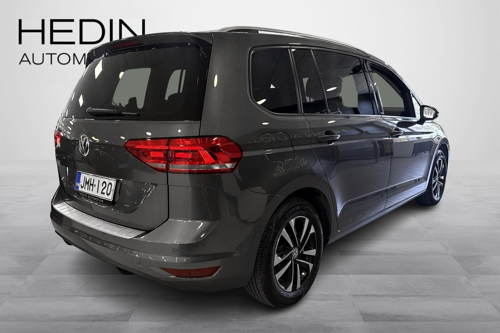 Volkswagen Touran 2019, photo 3/27