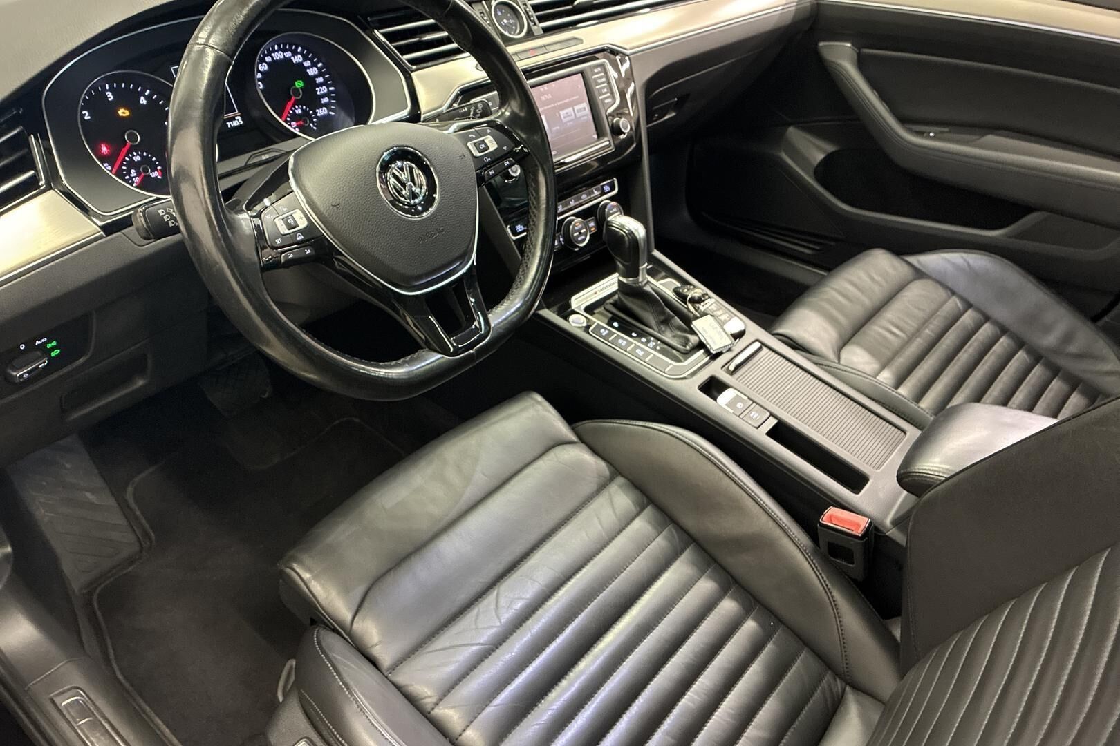 Volkswagen Passat 2015, kuva 7/19