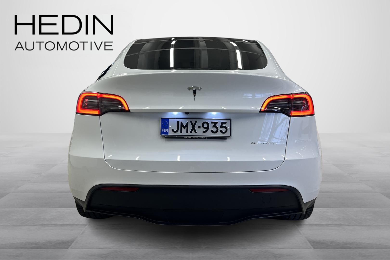 Tesla Model Y Long Range 2023, photo 3/23