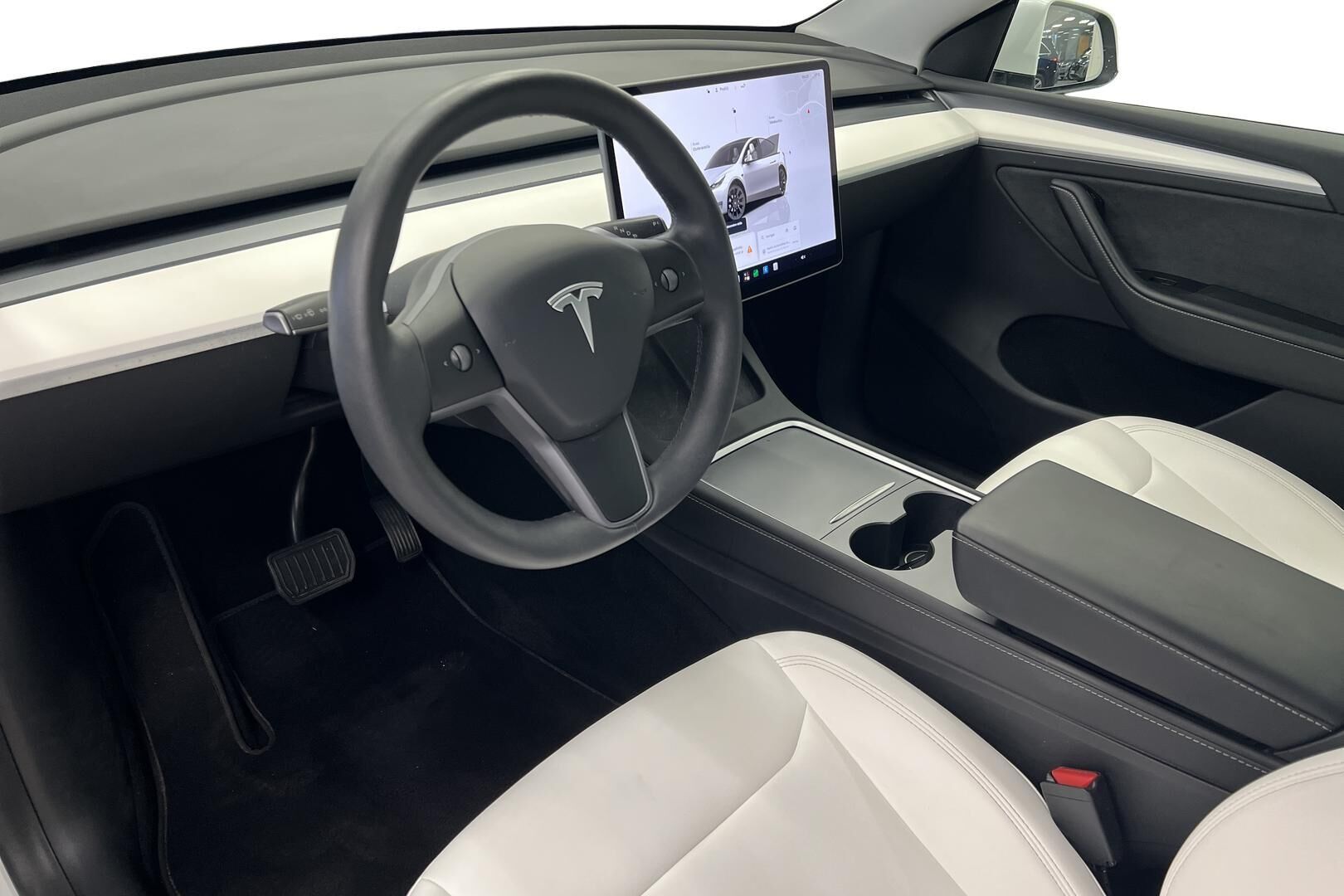 Tesla Model Y Long Range 2023, photo 7/23