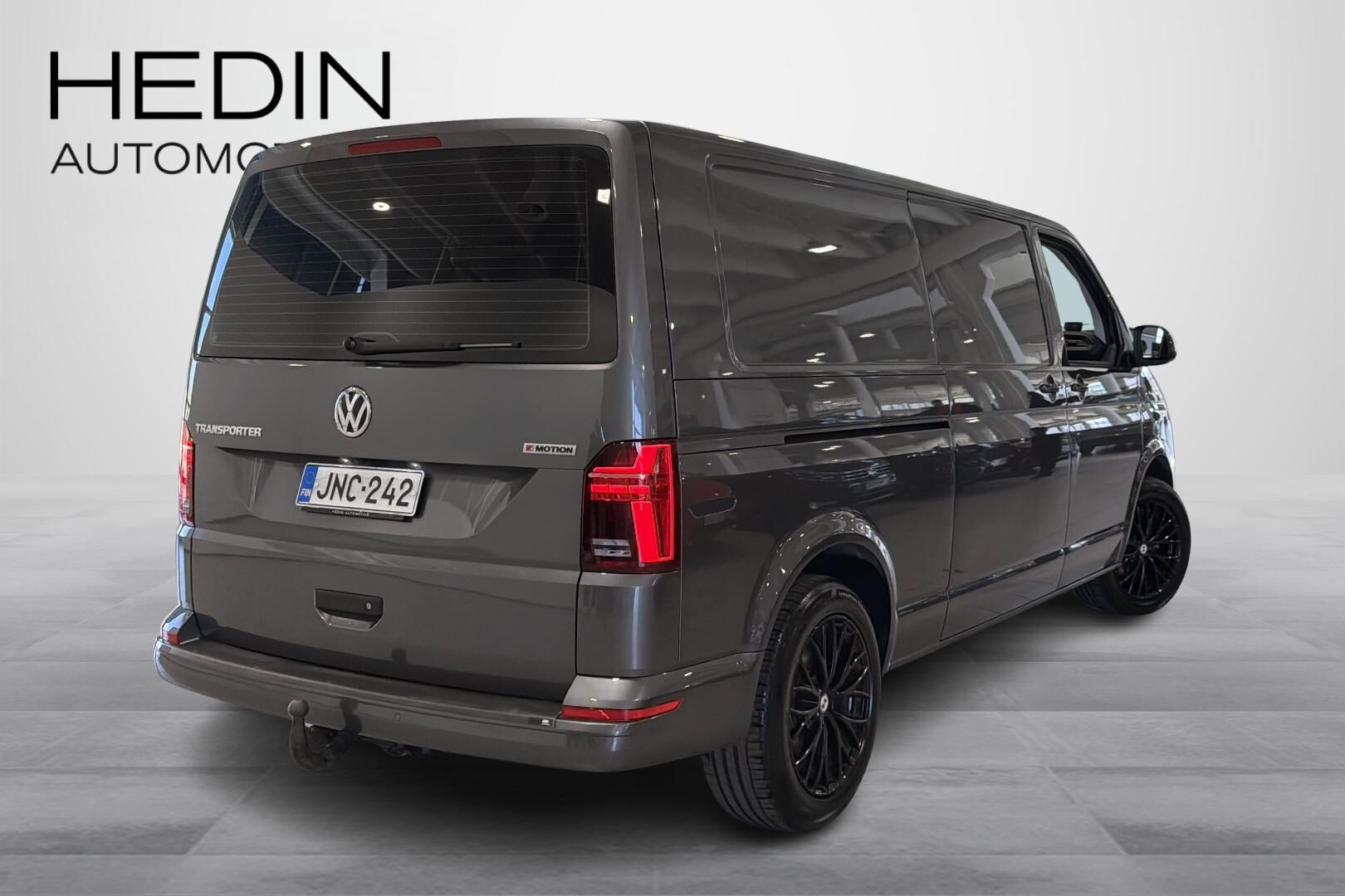 Volkswagen Transporter 2024, photo 3/23