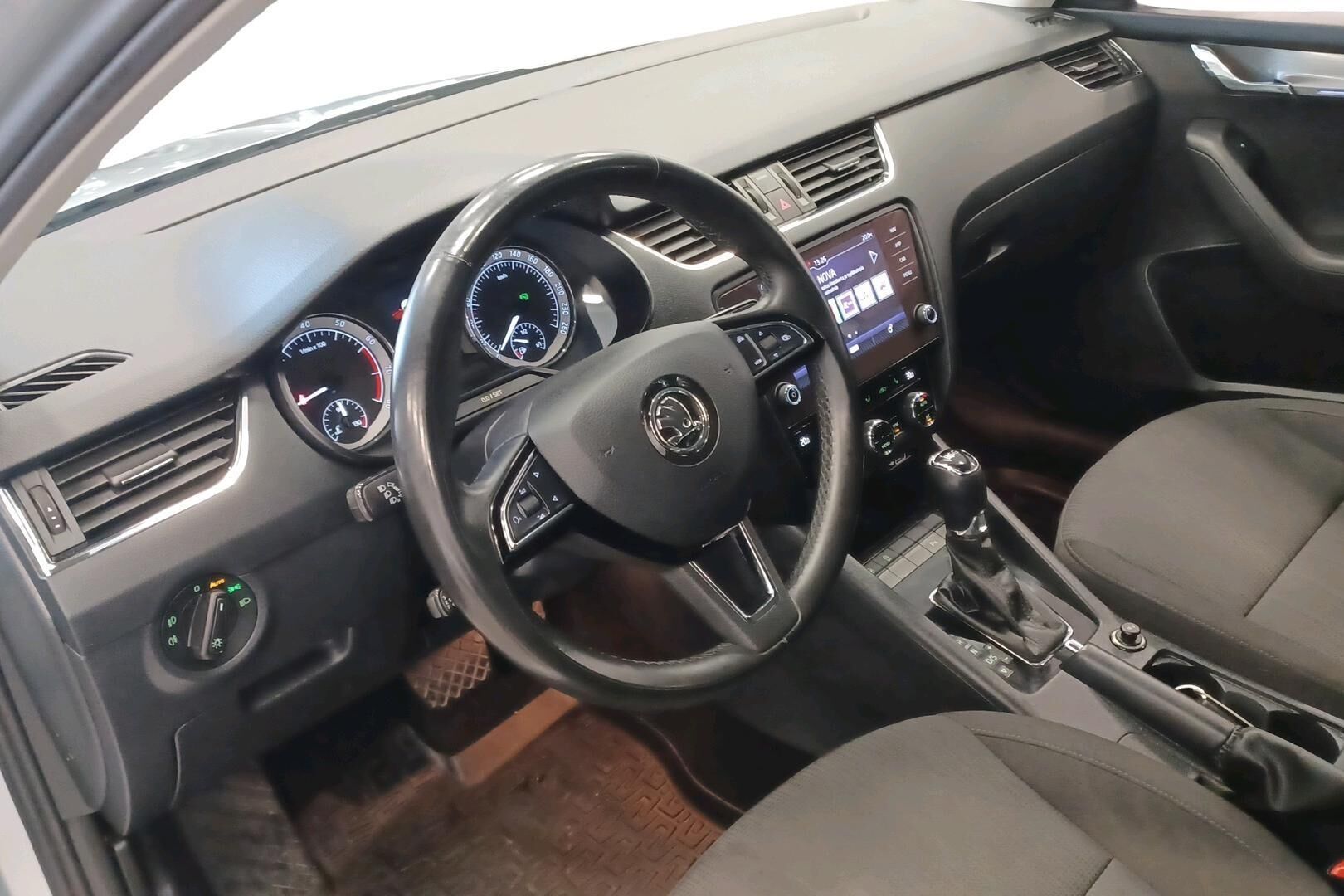 Skoda Octavia 2019, photo 7/30