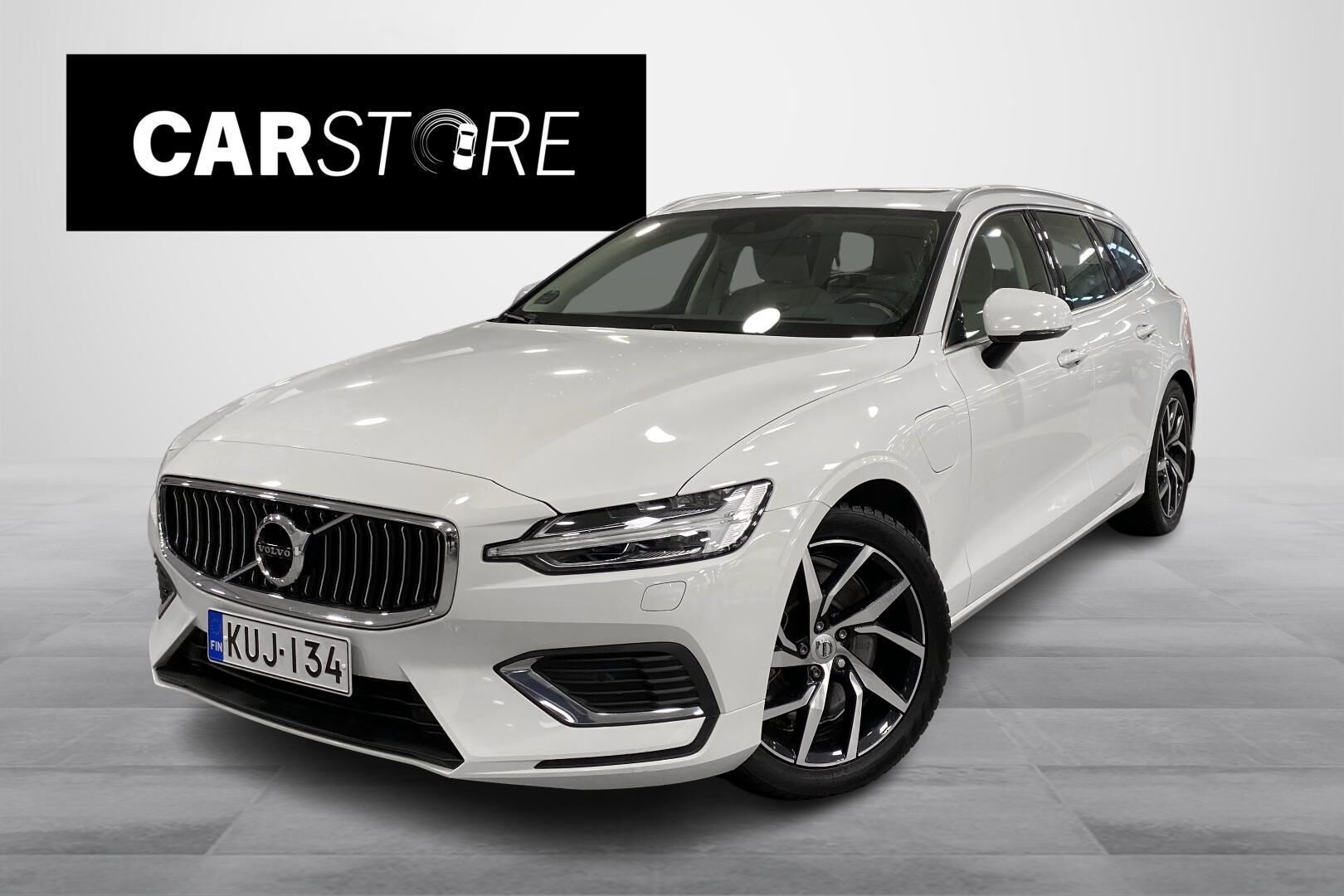 Volvo V60 - KUJ-134