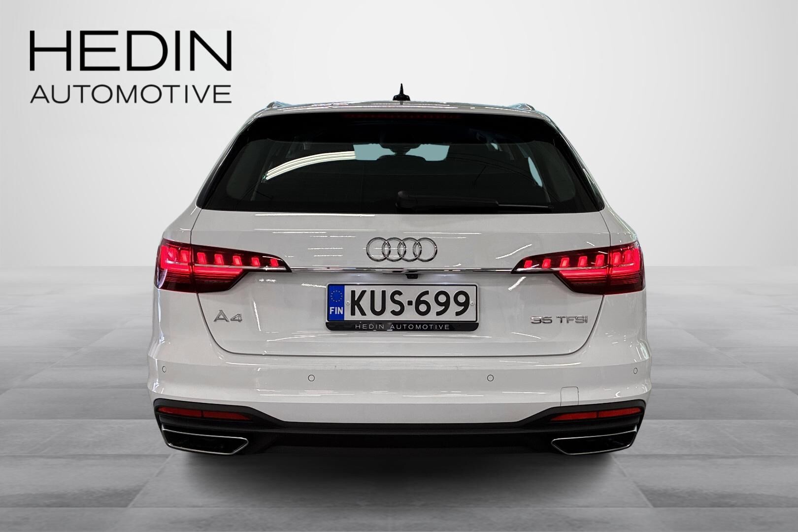 Audi A4 2022, photo 3/25
