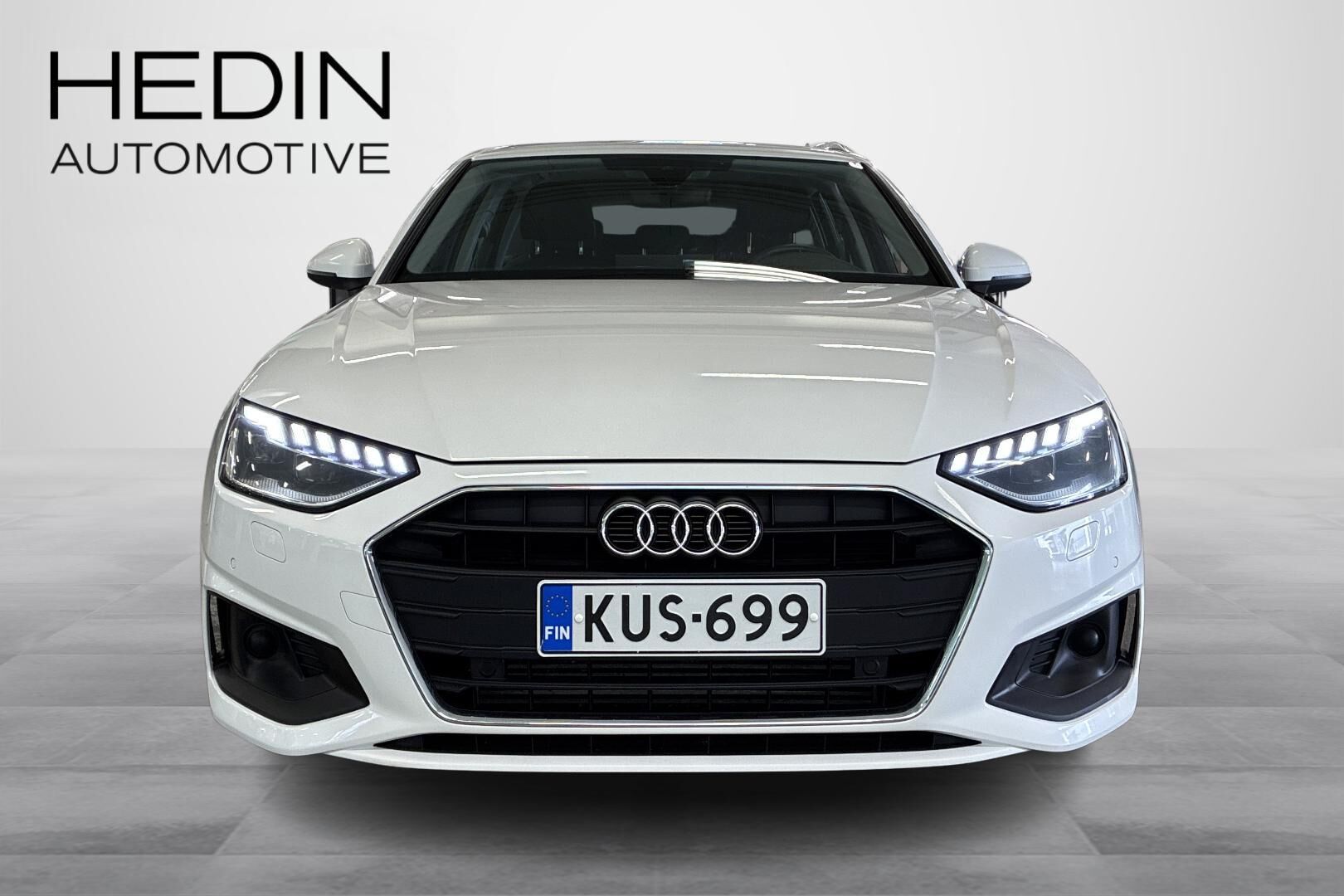 Audi A4 2022, photo 4/25