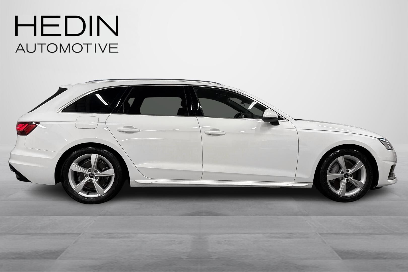 Audi A4 2023, photo 7/37