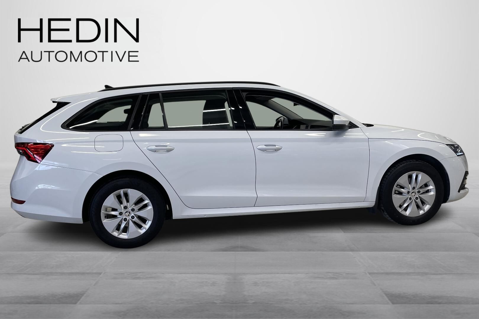 Skoda Octavia 2023, photo 6/18