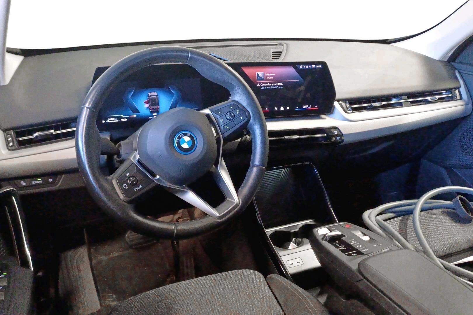 BMW X1 U11 25e A xDrive Charged Edition 2025, photo 4/6