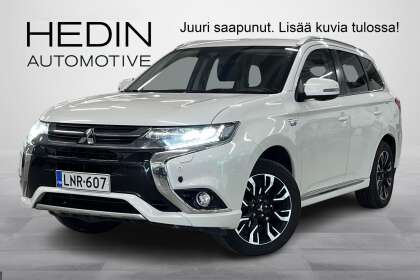 Mitsubishi OUTLANDER PHEV Instyle Navi 4WD 5P - LNR-607