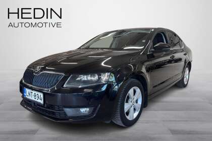 Škoda Octavia 1,6 TDI Style DSG Autom. / Webasto / koukku / Tutkat / Jakohihna vaihdettu -23 / Bolero- Audio // - LNT-894