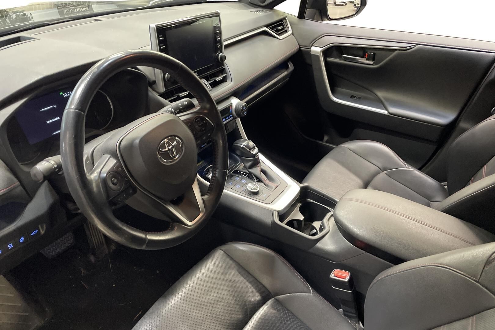 Toyota RAV4 Plug-In 2021, kuva 3/5