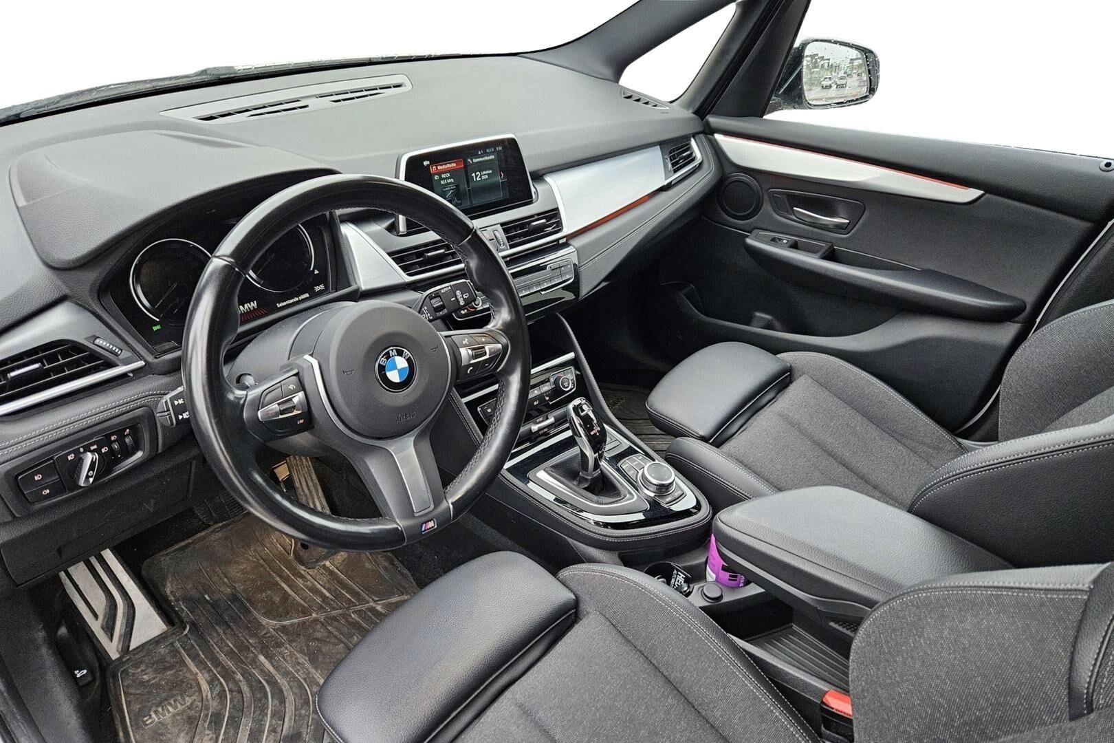 BMW 218 2023, kuva 5/5