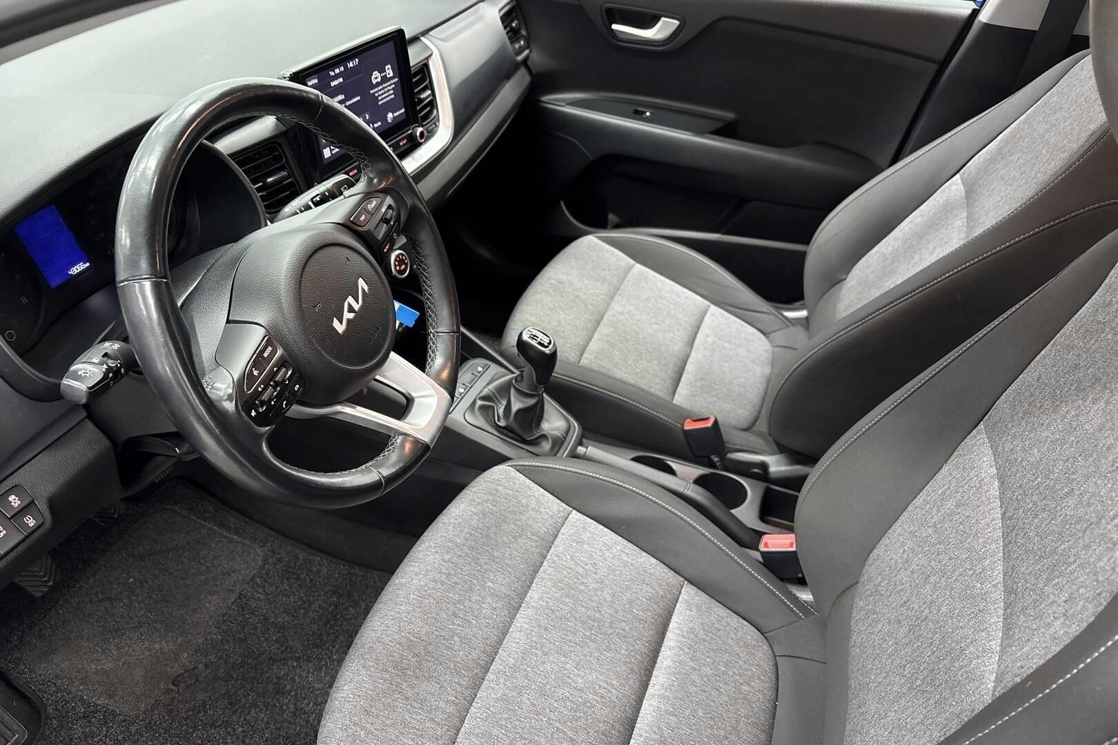 Kia Stonic 1,0 T-GDI 100hv LX 2023, photo 7/26