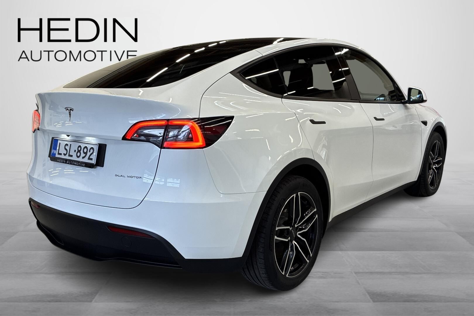 Tesla Model Y Long Range 2022, kuva 3/26