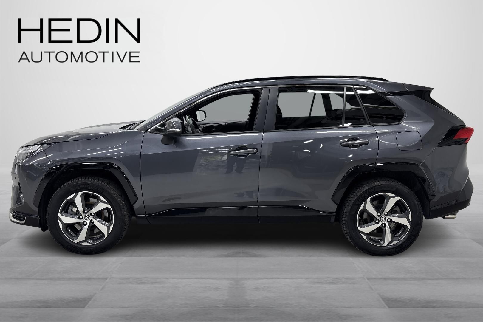 Toyota RAV4 Plug-In 2025, photo 7/25