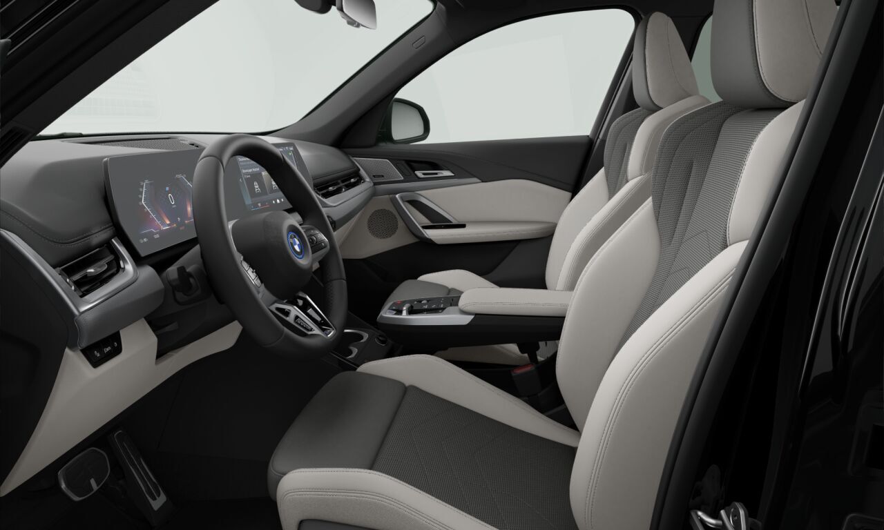 BMW iX1 U11 xDrive30 Fully Charged 2026, kuva 4/4