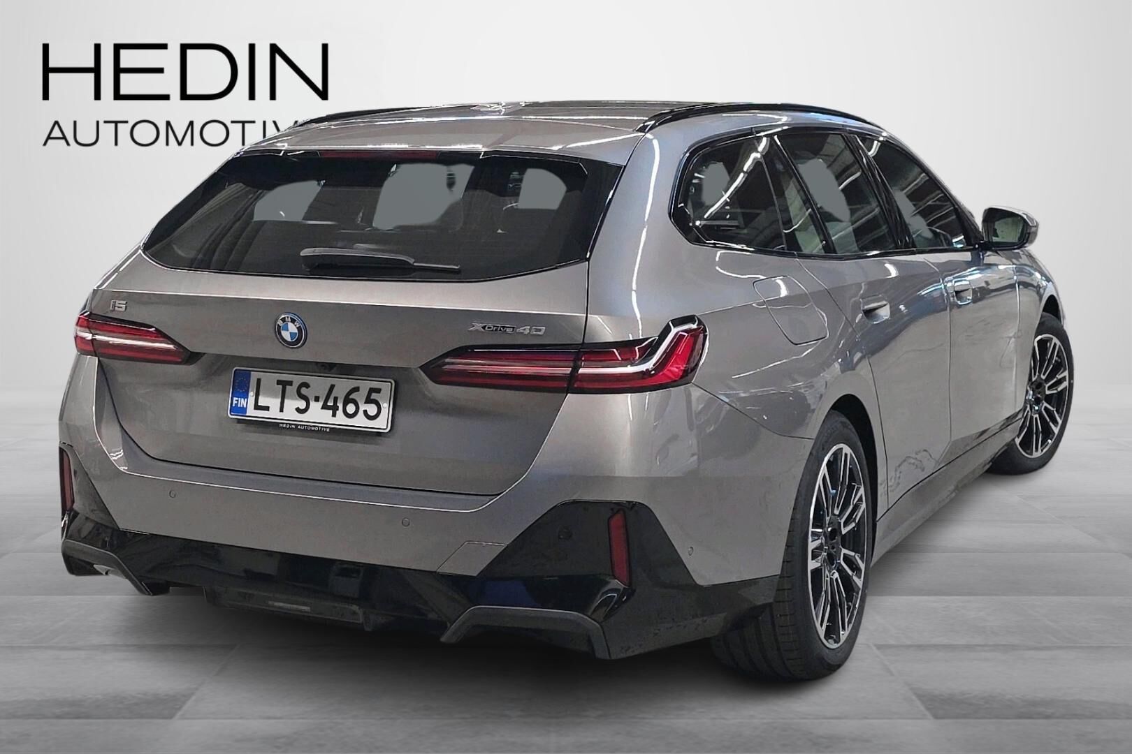 BMW i5 Touring xDrive40 M Sport 2026, photo 2/24