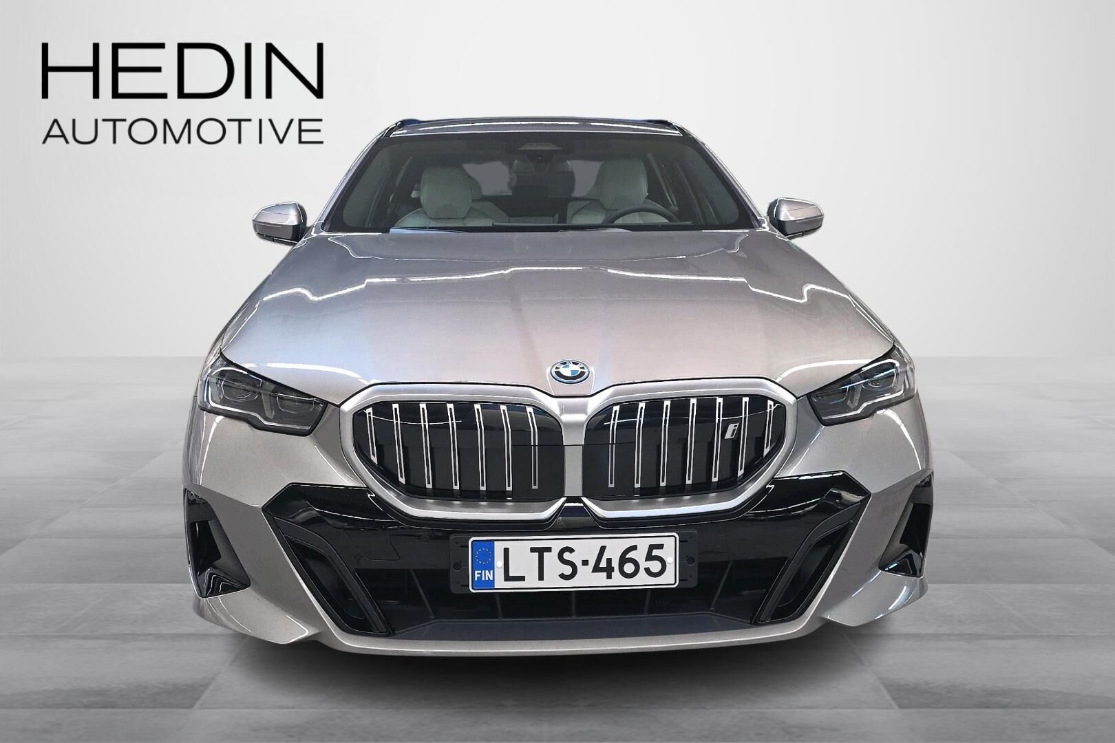 BMW i5 Touring xDrive40 M Sport 2026, photo 4/24