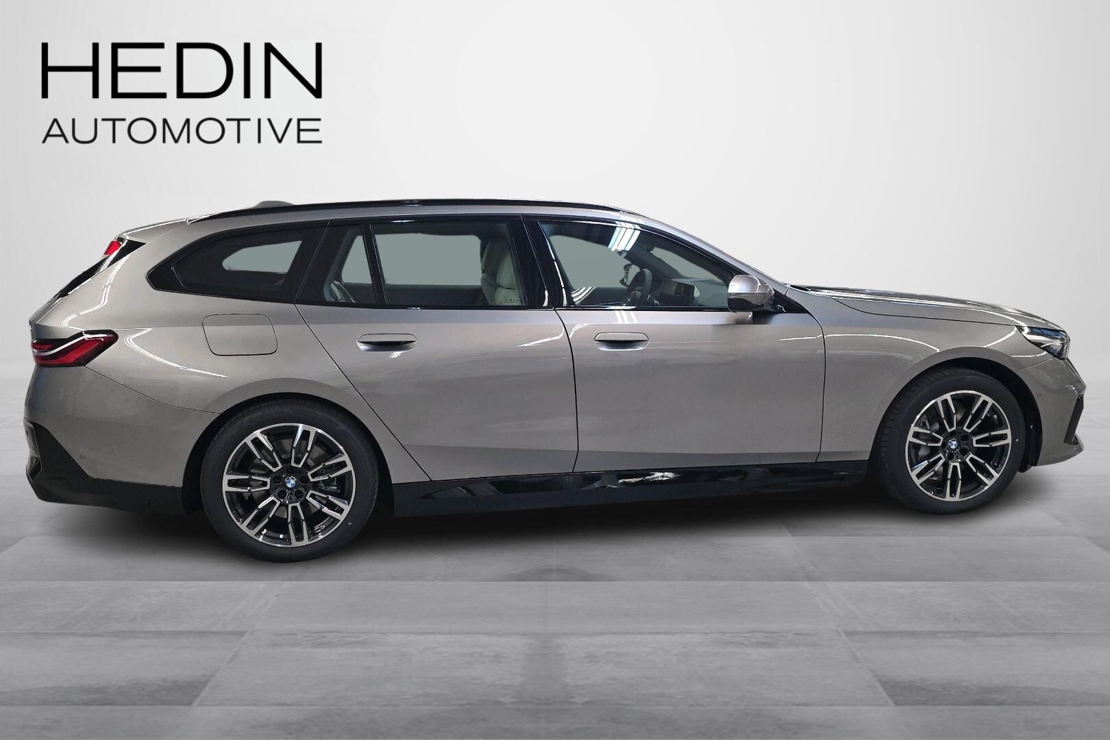 BMW i5 Touring xDrive40 M Sport 2026, photo 6/24