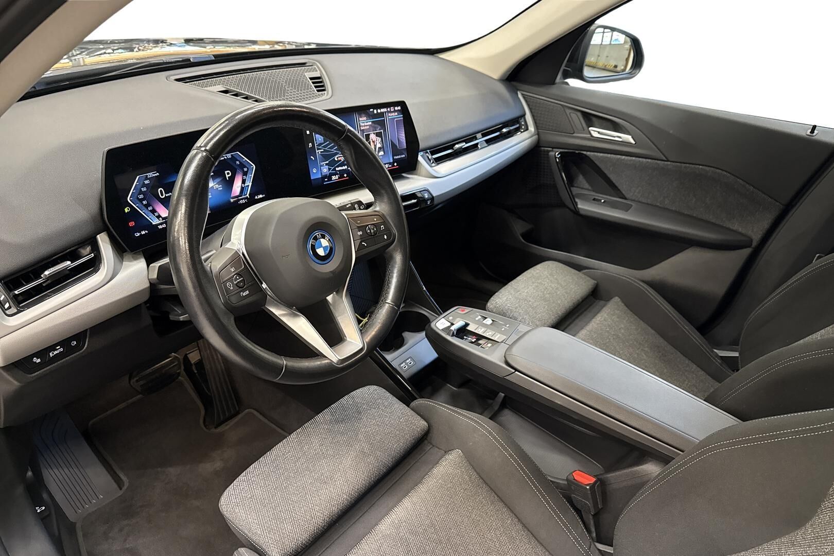 BMW iX1 U11 30 xDrive 2023, kuva 7/25