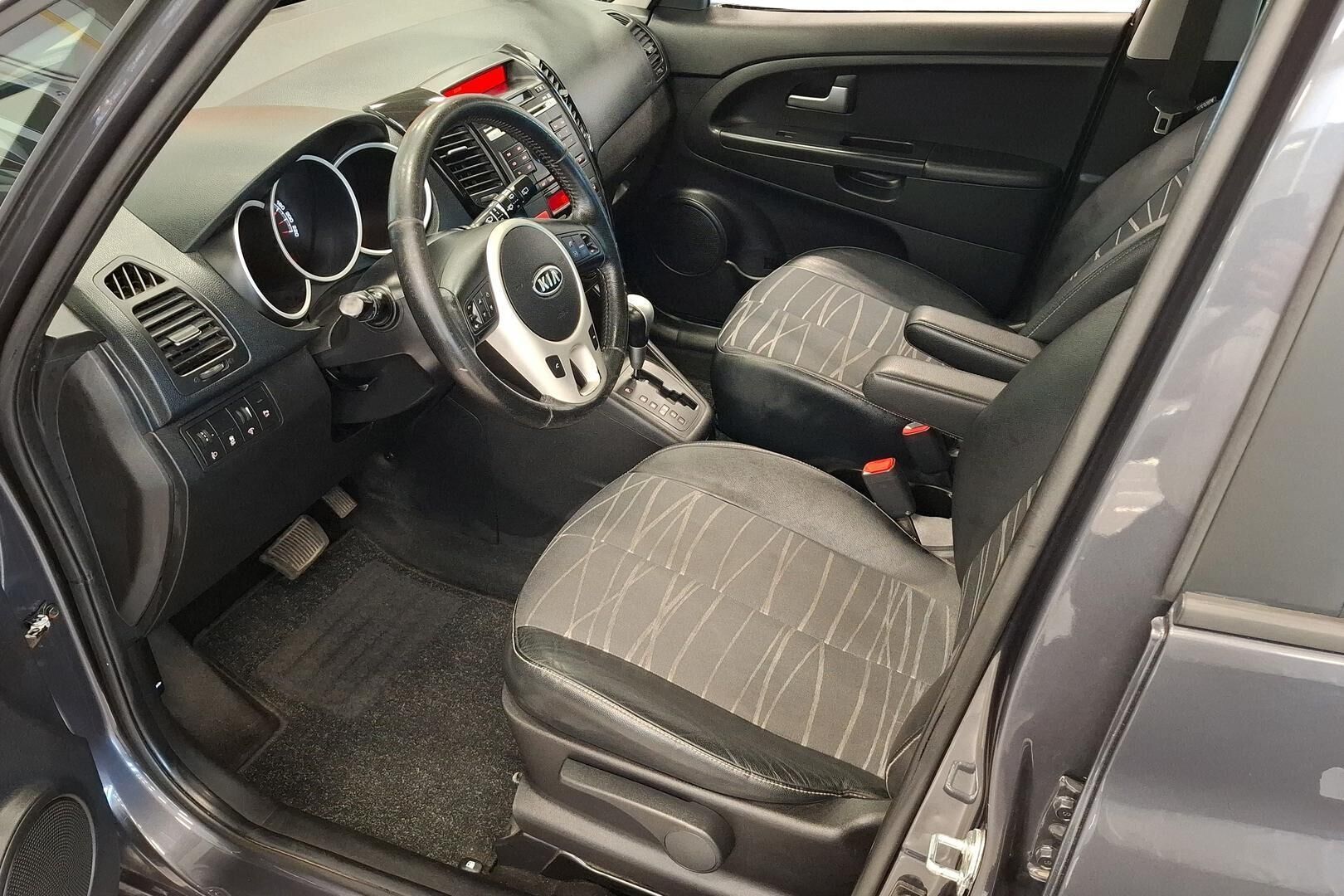 Kia Venga 1,6 TX 5D A/T 2012, kuva 6/24