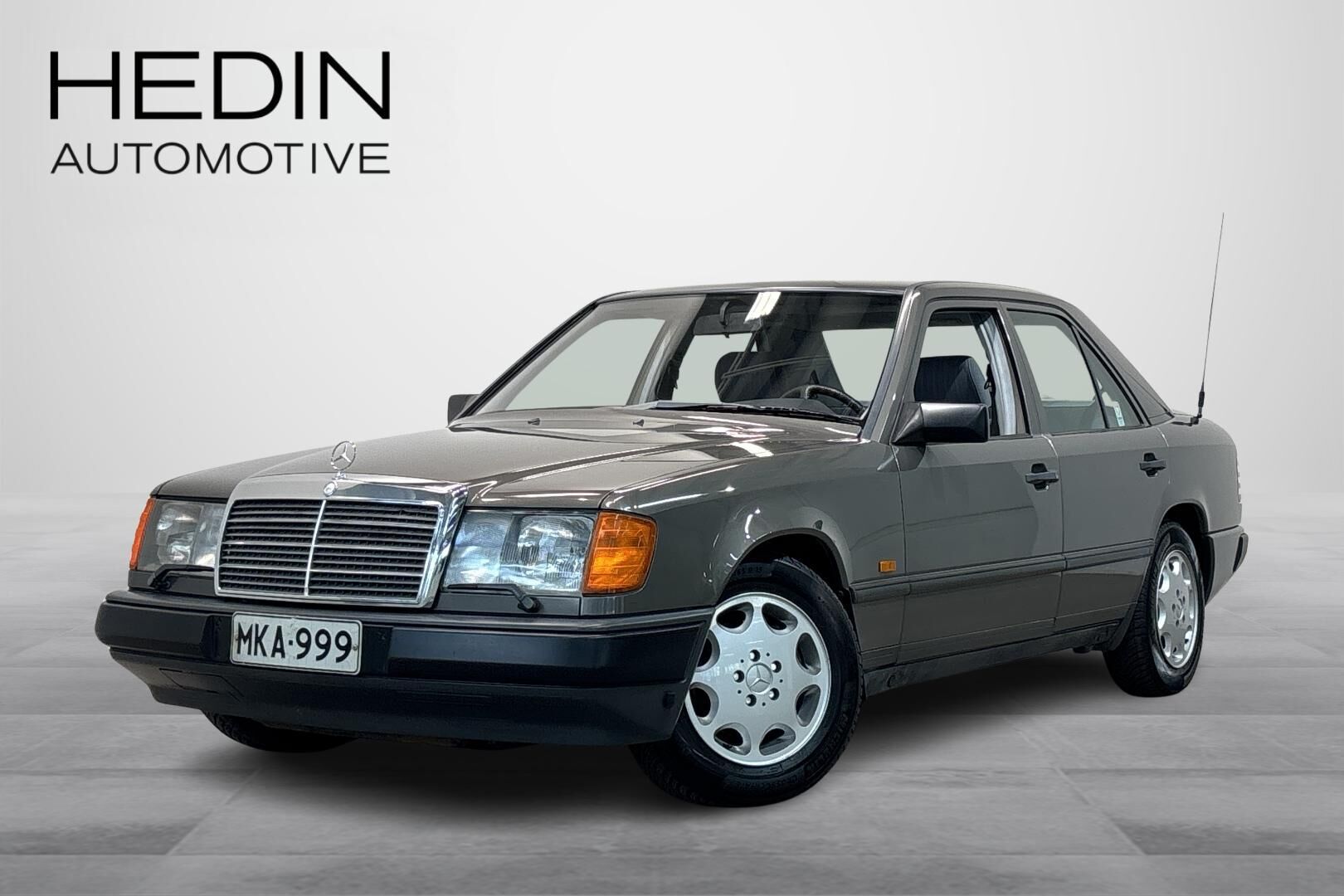 Mercedes-Benz E - MKA-999